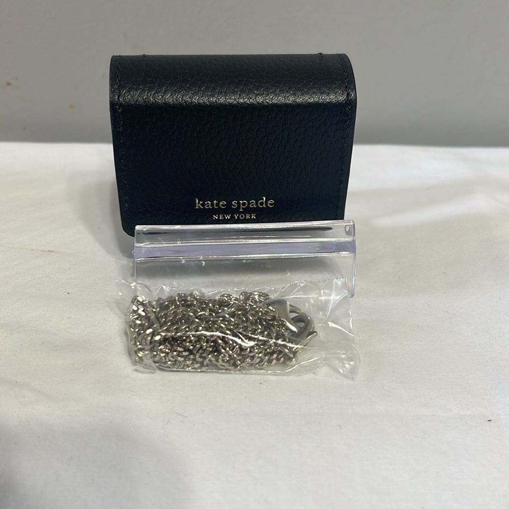 Kate Spade Knott Leather Air Pods Pro Case NWT’s - Picture 6 of 7